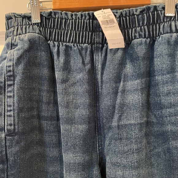 NWT dark wash, cropped wide leg AE jeans - Picture 3 of 3